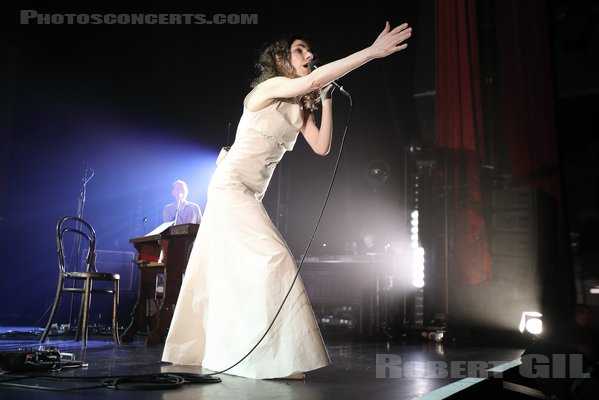 PJ HARVEY - 2023-10-13 - PARIS - Olympia - Polly Jean Harvey - John Parish
